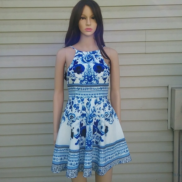 L'ATISTE Dresses & Skirts - Super cute dress